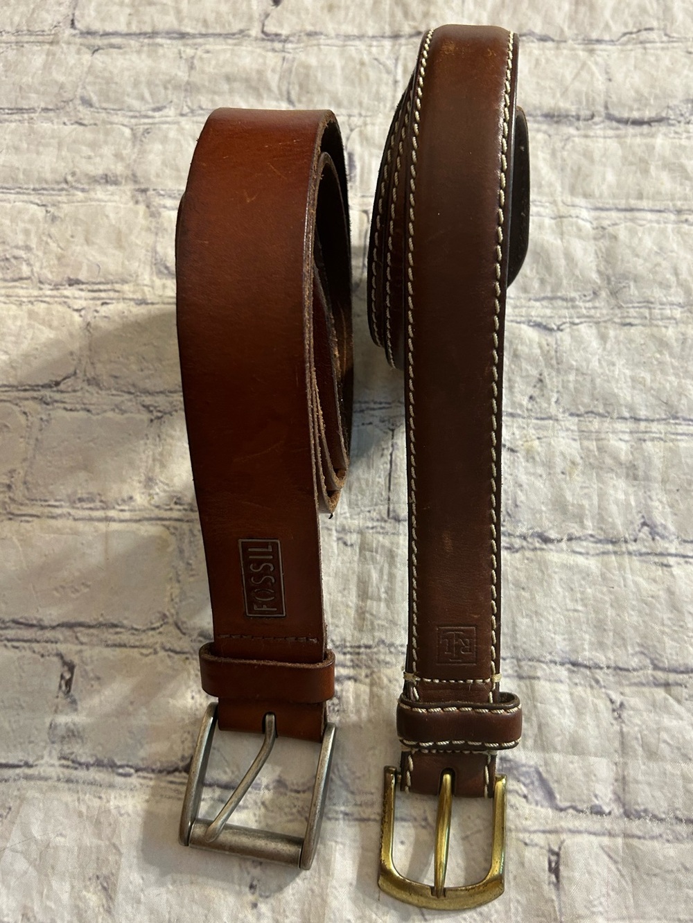 LAUREN RALPH LAUREN BROWN LEATHER STITCHING SIZE 44 & FOSSIL LEATHER BELT 42